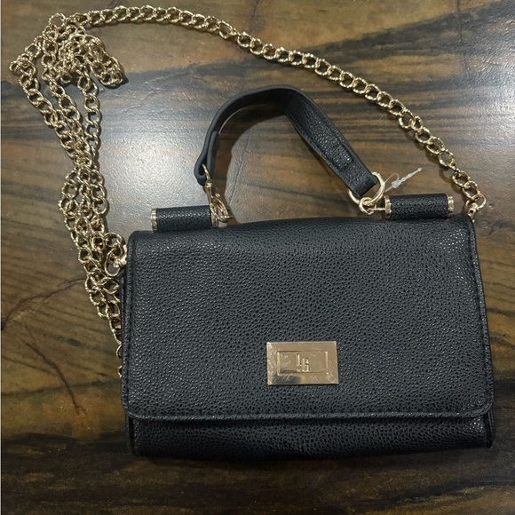 LG Handbags - LG Black Crossbody Bag with Gold Chain